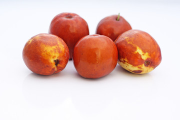 5 jujubes