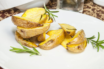 жареный картофель