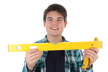 Mann mit Wasserwaage und Meter