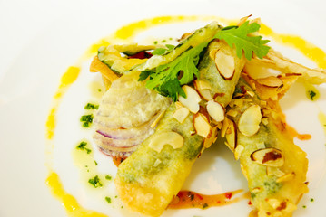Vegetables fried or tempura with salad sauce