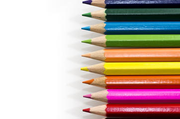 並べた色鉛筆