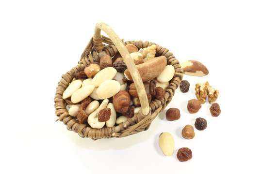 frisches knackiges Studentenfutter als Snack