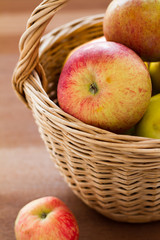 Close-up of ripe apples in a basket