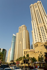 Fototapeta na wymiar Dubai Hochhäuser lifestyle 1