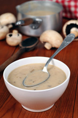 Bol de potage de champignons