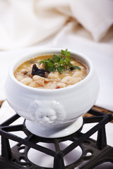 beans cooked with mushrooms and quail