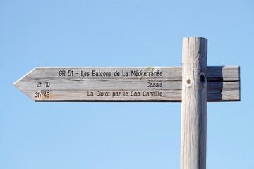 Pancarte de sentier de grande randonnée
