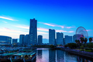 Obraz premium City at night, panoramic scene of downtown, Yokohama, Japan