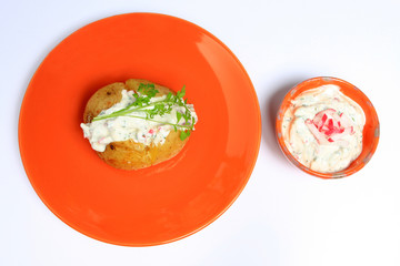 Gefüllte Folienkartoffel mit Radieschenquark