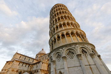 Pisa Torre pendente piazza