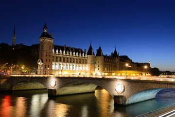 Fototapeta na wymiar noc paris