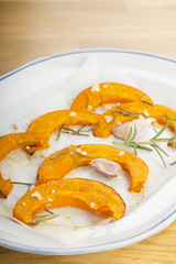 Gebackene Kürbisspalten