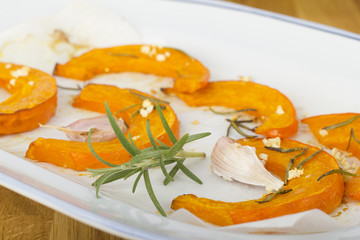 Gebackene Kürbisspalten