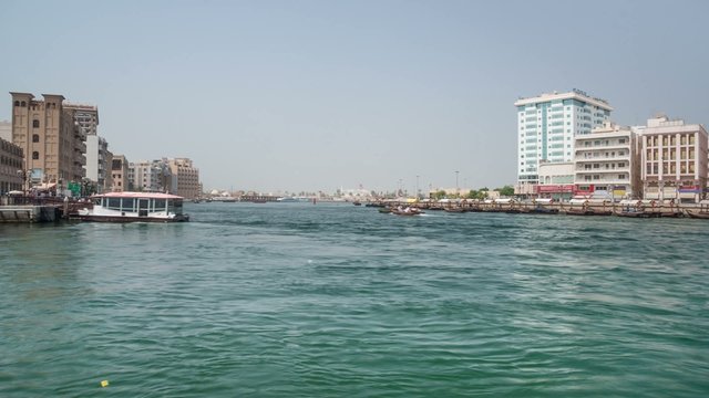 Dhow on Dubai creek to left Site