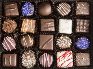Papier Peint photo Lavable Bonbons Inside a Box of Chocolates