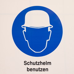 Schutzhelm benutzen