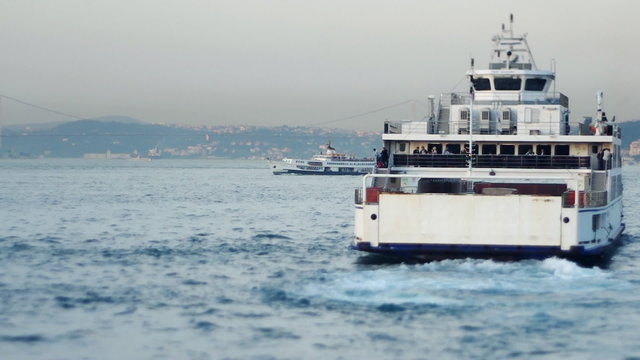 Timelapse with ferryboat carries people and vehicles