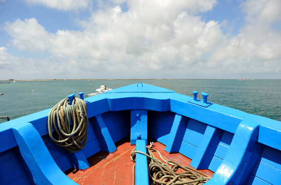 Proa de un barco de madera