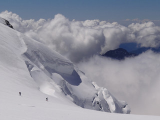 Face à la Pyramide Vincent 4215 m (Alpes, Valais)