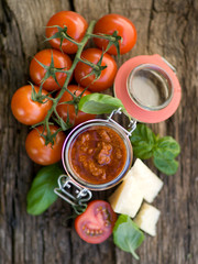 Pesto, Tomate