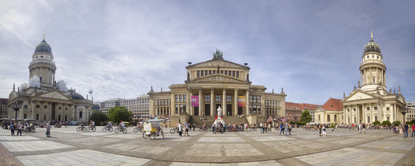 Fototapeta na wymiar Panorama Gendarmenmarkt