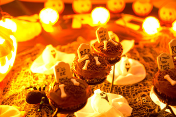 Halloween cupcakes, ghost and tombstone
