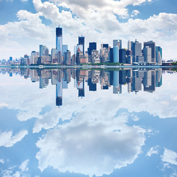 Panoramic image of lower Manhattan skyline 