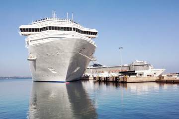 cruise ship