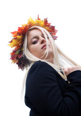 Herbstwind Blattkranz im Haar