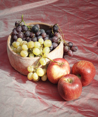 Naklejka na ściany i meble Jabłka i winogrona