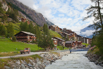 Fototapeta na wymiar city Zermatt