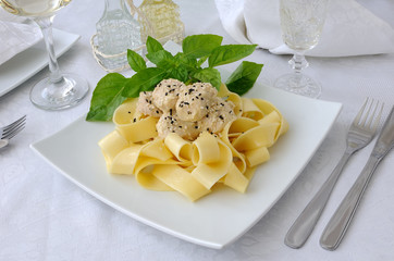 Italian pasta - Pappardelle with chicken fillet in a creamy sauc