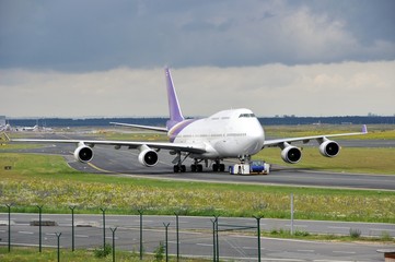 Flugzeug am Cargo