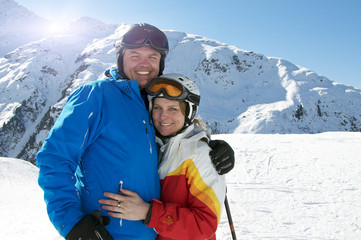 Skifahrerpärchen
