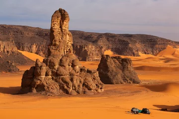 Gordijnen Auto in de Sahara woestijn © sunsinger