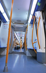 Fototapeta premium Interior de un vagón de metro, underground