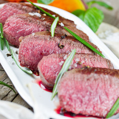 Medium gebratene Lammlachse