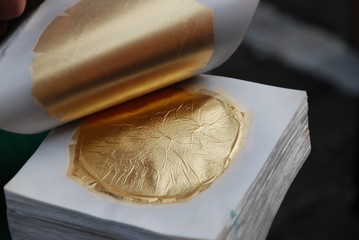 Blattgold Blattgoldschlagen Gold Schwabach Blattgoldschläger