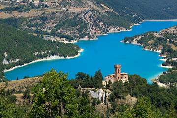 Parco Nazionale dei Monti Sibillini, il lago di Fiastra - obrazy, fototapety, plakaty