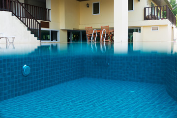 Obraz na płótnie Canvas Swimming pool