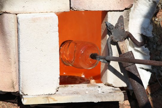 Fabrication ancienne et artisanale du verre