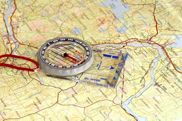 Fototapeta na wymiar Kompas i mapa