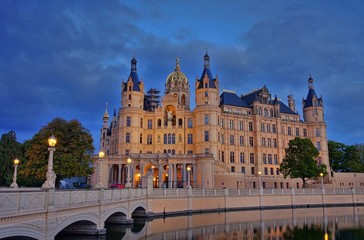 Naklejka premium Schwerin SchlossNacht - Schwerin palace night 01