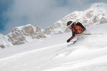 Teenager beim Skifahren