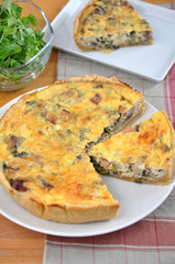 Quiche mit Speck, Pilzen und Lauch