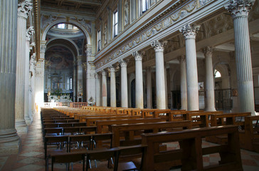 wnętrze katedry Świętego Piotra w Mantui, Włochy © GKor