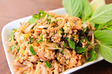 Spicy minced meat salad