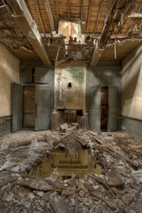 Maison abandonnée ravagée par les intempéries