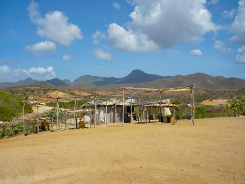 Einsame H&uuml;tte in W&uuml;ste