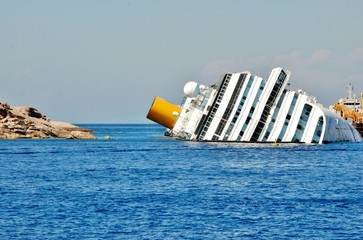 isola del giglio toscana naufragio concordia,recuoero relitto